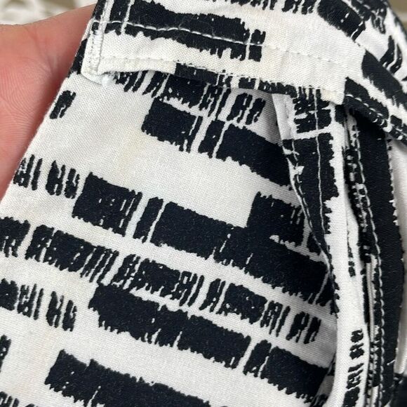 Lightweight Belted Printed Shorts 6 - Picture 6 of 12